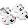 Детская обувь для новорожденных мальчиков и девочек, детские ходунки с сердечком и звездой, обувь для кроватки, детские кроссовки из искусственной кожи на шнуровке, кроссовки Prewalker