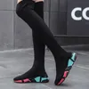 knee 여성 양말을 통해 신축성있는 검은 허벅지 높은 슬림 뜨개질 부츠 운동화 플랫폼 디자이너 긴 신발 Y200115