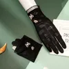 Пять пальцев перчатки женщин сексуальные кружева солнцезащитный крем вождения бабочки вышивка губы шаблон сенсорный экран противоскользящие дышащие велосипедные перчатки1