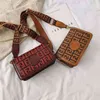 Bolsa Mori feminina textura de camada dupla único pequeno cinto largo mensageiro código 57