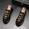 Diseñador de lujo Vestido de novia Zapatos de cuero de fiesta con cordones Hombres formales Mocasines casuales para caminar Italiano Negro Cabeza redonda Zapatillas de deporte de conducción vulcanizadas