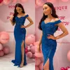 Royal Blue 2021 aftonklänningar från axeln Elegant sidoslitspets Applique Pärled anpassad Plus Size Prom Party -klänning