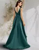 Emerald Verde Green Hi-Lo Abiti da sera formale con tasche V Collo Sweep Train Satin Backless Prom Party Gowns Plus Size