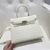 fashion Womens Bag Versatile Genuine Leather Winter Crocodile Pattern Shoulder Sense of Quality Portable Western Style Bride307J