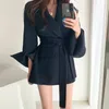 EWQ New Autumn French Lapel Straighming Laceup Waist Cardigan Long Sleeve Woolen Coat for Women Roose Casual Suit 201112