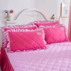 4 pcs Quilted Quilted Lace Lace Seting Sets Queen King Size Tampa de edredão Set Cama Skirt Set Fronclothes T200706