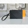 M68705 POCHETTE MELANIE MM Designer Womens Clutch Wristlet Evening Strap Wallet Phone Pouch Bag Zippy Card Holder Coin Purse Accessoires