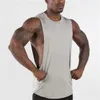 Helt ny vanlig tank topp män gym Stringer ärmlös skjorta öppna sidor tomma fitnesskläder bomullssportkläder muskel väst y2010151805708