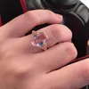 Bague de mariage en pierre CZ avec gros cristal en or rose pour femmes Design unique Bagues de fiançailles féminines Bijoux