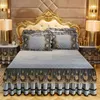 Europe Velvet Rouge Coton Quilted Lace Couvre-lit Ruffle Bedskirt King Size Coverlet Doux Full Queen Double Bed Cover Taie d'oreiller LJ201016