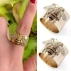 Klusterringar Lyx Utsökt Bee Shape Inlaid Zircon Ring för Kvinnor Mode Antika Wild Wedding Party Cocktail Smycken Tillbehör