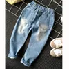 Jungen Mädchen Loch Jeans Hosen 16 jahre Kinder Hosen Herbst Mode Designer Marke Kinder Denim Hosen Lässige Zerrissene Jeans 10067362848