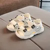 Yeni Yaz çocuğun Sandalet Yumuşak Soled Plaj Ayakkabı Bebek Ayakkabıları Erkek ve Kızlar için Kick-Proof Ayakkabı