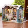 DIY Miniature Dollhouse Model Wood Toy Mini Möbler Handgjorda Dollhus Utsökta hus för dockor Gift Toys For Children T200116