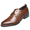 Sapatos de vestido masculino Moda de ponta pontianeda de renda masculina Sapatos casuais de negócios marrom Brow Couather Oxfords Sapatos Big Size 38-48 Y200420