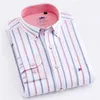 Masculino casual 100% algodão oxford listrado camisa único remendo bolso manga longa padrão-ajuste confortável grosso botão-para baixo camisas 220222