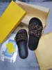 Erkek Tasarımcılar Slaytlar Bayan Terlik Moda Luxurys Çiçek Terlik Deri Kauçuk Flats Sandalet Yaz Plaj Ayakkabı Loafer'lar Flip Flop Geniş Düz 0214