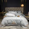 60. Engiptian Bawełniana Pościel Zestaw Haftowane Solid Color Duvet Cover Bed Linen Wedding Hotel PillowCazy Dopasowany Arkusz Płaski Sheetl 201128