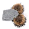 Cappello a cuffia per bambini con doppi pompon in vera pelliccia Cappello invernale in tinta unita lavorato a maglia per bambini Cappellini Gorros Skullies caldi all'aperto LJ21119648