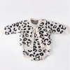 Bebek Kız Moda Takım Elbise Kıyafetleri Pamuk Örgü Seti Bebek Leopar Coat + Romper Takım Elbise İlkbahar Sonbahar Bebek Giyim Bebek Kış Kıyafet LJ201223