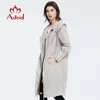 Astrid New Spring Fashion Длинная траншея пальто с капюшоном Высококачественные городские женские туалеты Trend Свободный тонкий слой AS-7017 201028