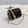 New Kids Hand Handbags Designer Mini Pres Counter Counter Facs Baby Teenager Girls Pu Messenger Gold Chain Bags Hecrons Christmas1988780