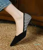 Dikiş siyah ve beyaz sivri uçlu yüksek topuklu ayakkabılar kadın stiletto sığ ağız niş tek ayakkabı küçük topuk moda zarif ziyafet