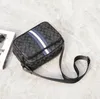 حقائب الجلود الجملة للرجال خفيفة ومريحة Polka Dot Crossbody Bag Street Fashion Passion Handpag Handpag Reserbroof Packpack 20146
