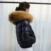 Piumino da donna Parka grande vera pelliccia di procione con cappuccio impermeabile piumino invernale da donna Slim 90% cappotto d'anatra corto lucido piuma femminile Parka