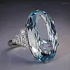 Vigselringar Utsökt Elegant Silver Plated Oval Form Big Crystal Ring Underbara Bröllop Blå Gem Förlovnings Smycken Gift1