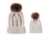 2 piezas Padre-e-Hat gorro de gorro con bola de piel Madre de alta calidad Hija/Hijo Invierno Hat de punto cálido Familia Crochet Geanie Ski Cap