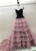 Puffy Sweetheart Prom Dresses Una linea Gonna a strati rosa nera e polverosa Abiti da sera lunghi formali Abito da spettacolo per donne Abito per occasioni speciali