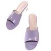 Konisk karakteristik Crystal Heel Sandaler Mode Transparent Heel Stone Pattern Material Square Head Middle Heel Sandaler