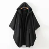 Dameswolmengsels Herfst Plus Size Gothic Black Hooded Cape Poncho Trench Coat Dames Vintage Losse Kwastje Lady Woolen Cardigan Ponchos C