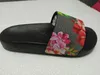 Top Women Indoor Slippers Shoes Classic Red Slide Summer Wide Flat Slippery Sandals Flip Flop With Fashion Flower box