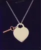 Designer Women Pendant Halsband damer halsband Luxurys designers smycken hjärta nyckel guld silver kärlek neckwear presentkedjor