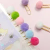 Donne Ragazza Colore caramella Pom Ball Clip per archiviazione di carta Note Decorazione Segnalibro fai da te Raccoglitore in metallo Clip Nota Lettera ClipPins LLS769-WLL