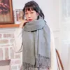 Scarves Vinter 100% ullduk för kvinnor Tjockta varma sjalar och wraps Foulard Femme Solid Rosa Cashmere Echarpe1