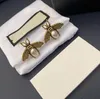 2022 Orecchini di perle in ottone dorato retrò con lettera a forma di ape europea e americana Consegna veloce di alta qualità femminile