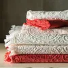 2 peças Soild Red vintage esculpido luxo de algodão tassel banho toalha de toalha de toalha conjunto de presente de ano novo presente de decoração de Natal 201026