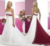 Abiti da sposa vintage bordeaux e bianchi 2021 Abiti da sposa gotici retrò con ricamo senza spalline Sweep Train Plus Size215D