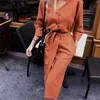 Sexy V-Ausschnitt Herbst Langarm Frauen Kleid Damen Schärpen Knopf Casual Büro Kleid Neue Mode Frauen Midi Kleid Vintage LJ200820