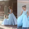 2020 Belle Puffy Fleur Filles Robes Pour Les Mariages Illusion Dentelle 3D Appliques Sans Manches Mère Et Fille Robes Fille Pageant Robes