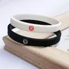 Jelly Glow Tik Tok Net Red Couple Wild Face med armband Personlighet Student Trend Small Leather Case Korean version av Simple Hand ST9664831