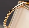 الفاخرة جودة الأفعى شكل تصميم سوار للنساء مجوهرات الزفاف هدية لا تتلاشى لا تغيير اللون شحن مجاني PS82