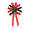 Vintage Bow Gold Badge Broscher Pins Striped Fabric Bowknot Slips Slips Pin Förbundet British Necktie Brosch Broche Broches Kvinnor