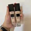 NIEUWE HOT Merk LM Foundation Liquid 30 ML Blijf op Place Make 1oz Innanferabel 2 Kleuren Vloeibare Foundation Option: PO-01, PO-02 Draagtijd