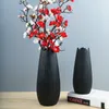 European Modern Style Living Room Ornaments White/Black Ceramic Vases Household Flowertop Decor Dried Flower Organizer Container LJ201209