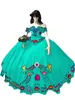 2022 Noir Mexique Charro Quinceanera Robes Brodées Hors Épaules Avec Manches Courtes Satin Formelle Douce 16 Robe Robe De Bal De Bal