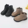 2020 New Winter Fashion Girls Martin Boots Plus Velvet Bambini Casual Boot Stivali di cotone per bambini Usura antiscivolo Stivali corti per bambini